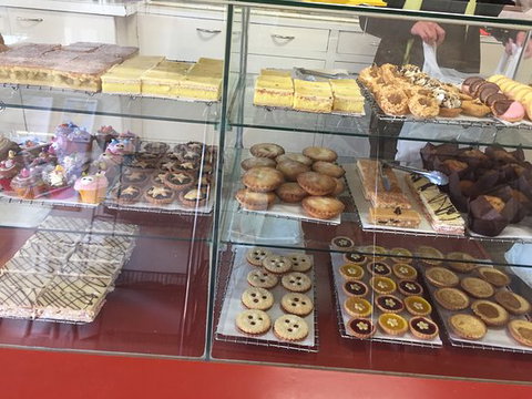Moons Bakery - Gold Coast Attractions 0