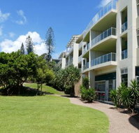 The Beach Bar - Gold Coast Attractions