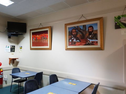 Menindee Hotel - Gold Coast Attractions 0