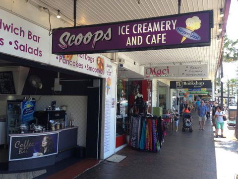 Scoops Ice Creamery And Cafe - Gold Coast Attractions 0