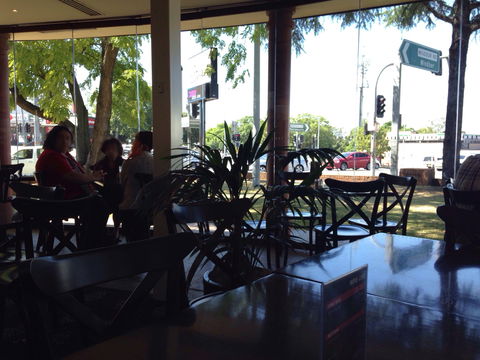 Bull & Bush Inn - Gold Coast Attractions 0