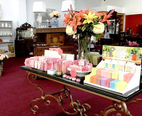 Nanna's Antiques And Cafe - Gold Coast Attractions 0