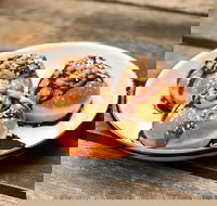 Easeys  Two Wrongs - Gold Coast Attractions