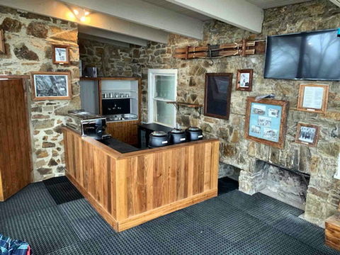 Hoff Hut Hotham - Gold Coast Attractions 1