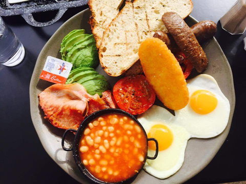 Chow Bella Cafe - Gold Coast Attractions 0