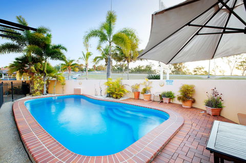 Glenmore Tavern - Park Avenue - Gold Coast Attractions 0