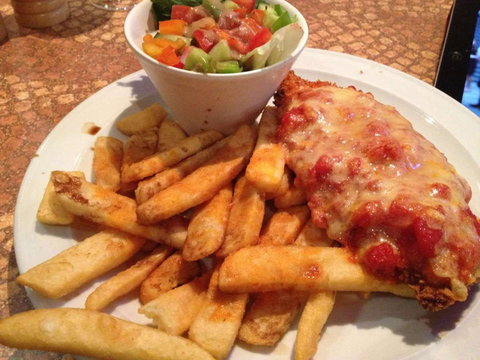 Queen's Steakhouse - Gold Coast Attractions 0