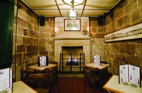 The Hero Of Waterloo Hotel - Gold Coast Attractions 0