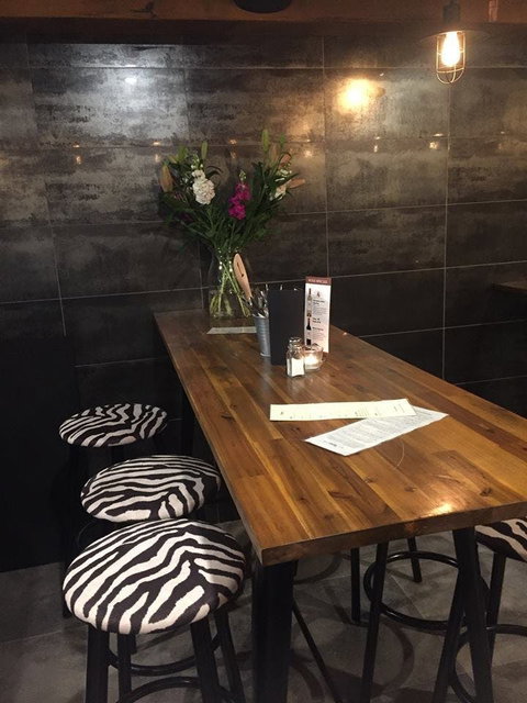 Z Bar And Restaurant - Gold Coast Attractions 0