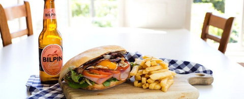 Barracks Bar - Crowne Plaza Hawkesbury Valley - Gold Coast Attractions 0