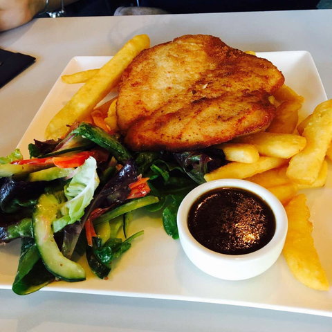 Iluka Tavern - Gold Coast Attractions 0