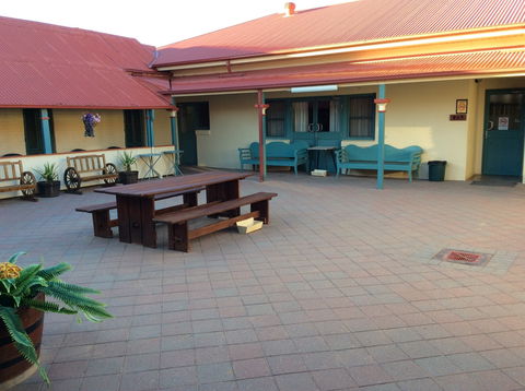 Historical Maidens Hotel - Gold Coast Attractions 1