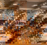 Tracks on Point Cafe - Gold Coast Attractions