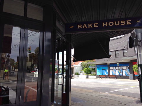 Ionsky's Bake House - Gold Coast Attractions 0
