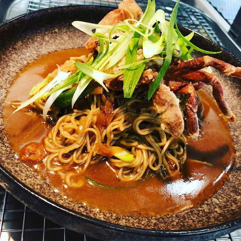 Chow's Table - Gold Coast Attractions 0