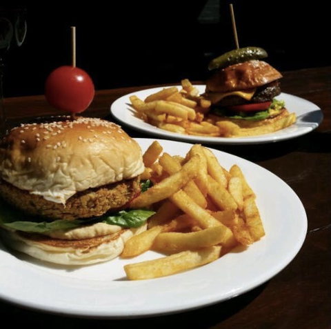 Criterion Hotel - Gold Coast Attractions 0