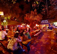Montes Lounge - Gold Coast Attractions