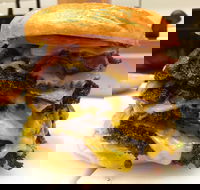 St. Burgs - Caroline Springs - Gold Coast Attractions