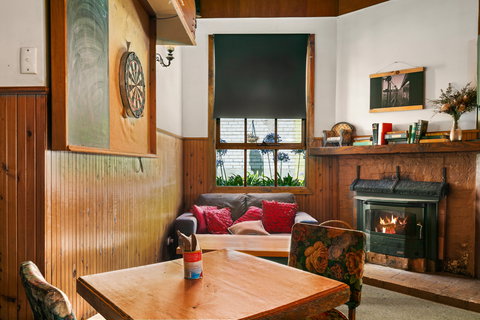 Archies Couch - Gold Coast Attractions 2