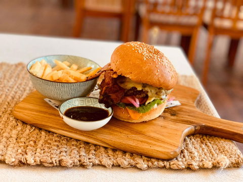 Green Ivy Cafe - Gold Coast Attractions 0