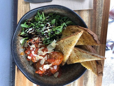 Highlands Hotel - Gold Coast Attractions 0