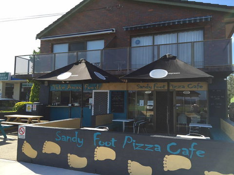 Sandy Foot Pizza Cafe - Gold Coast Attractions 0