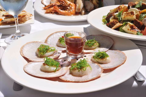 Eat At Whalers - Gold Coast Attractions 1
