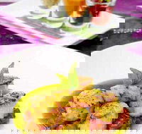Aki's - Gold Coast Attractions