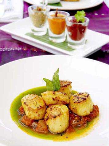 Aki's - Gold Coast Attractions 0