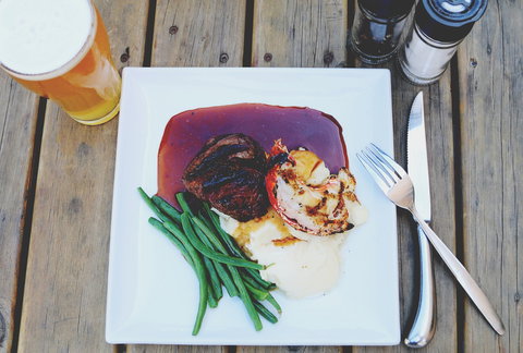 Caledonian Inn ROBE - Gold Coast Attractions 1