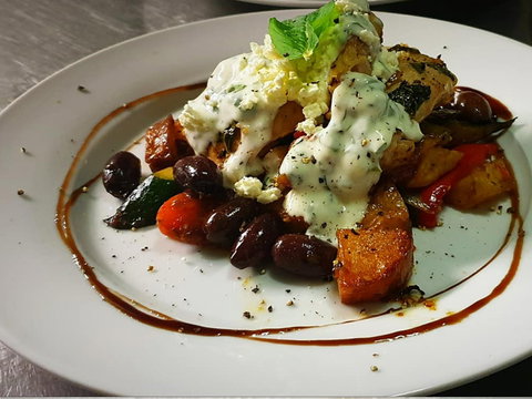 The Hunter Artisan Gallery And Cafe - Gold Coast Attractions 2