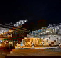 Royal Oak Hotel Penola - Gold Coast Attractions