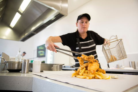 The Fresh Fish Place Fish Market & Café - Gold Coast Attractions 1