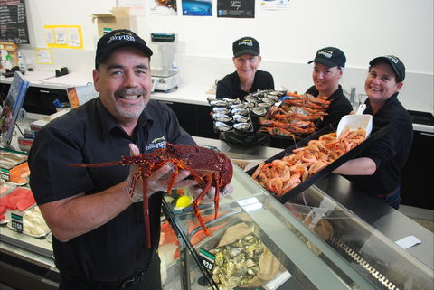 The Fresh Fish Place Fish Market & Café - Gold Coast Attractions 2