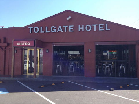 Tollgate Bistro - Gold Coast Attractions 0