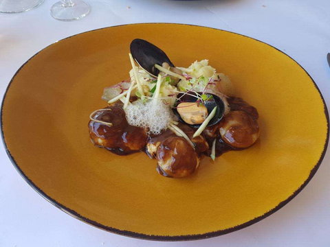 C'est Bon - Gold Coast Attractions 0