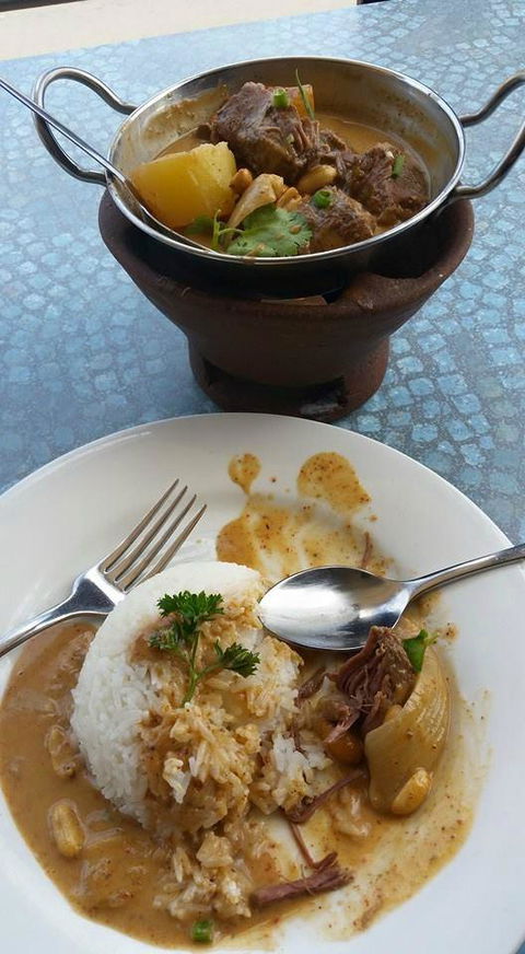 Wung Nam Thai Water Palace - Gold Coast Attractions 5