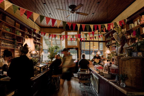 Cliffy's Emporium - Gold Coast Attractions 0