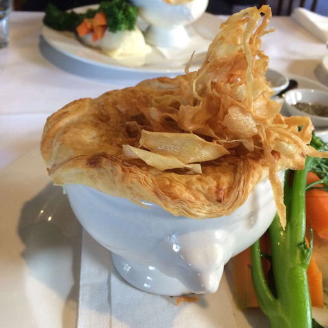 Magpie Cafe - Gold Coast Attractions 0