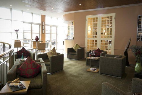 M Bar And Terrace - Mercure Sydney Parramatta - Gold Coast Attractions 0