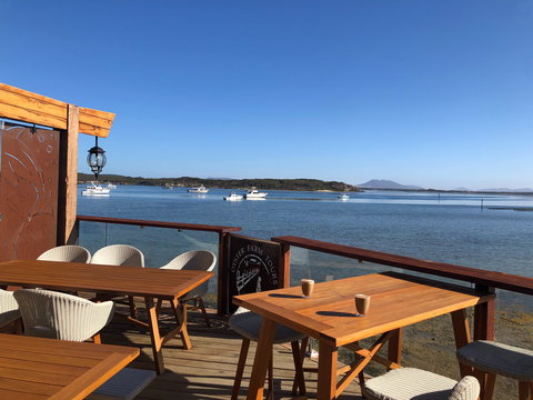 Oyster HQ - Gold Coast Attractions 0