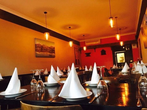 The Hungry Eye Chargrill & Tandoori Restaurant - Gold Coast Attractions 0