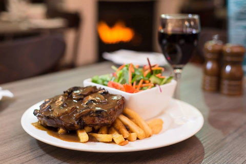 Sail & Anchor Hotel - Gold Coast Attractions 0