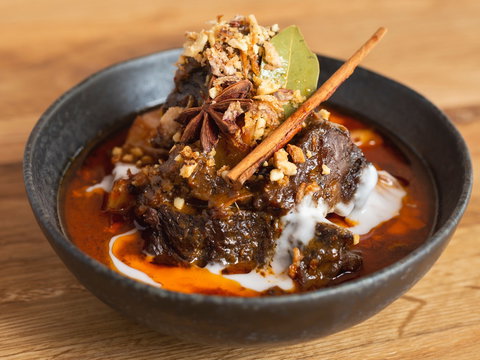 Sukhumvit Soi 38 - Gold Coast Attractions 2