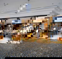 Lindt Chocolate Caf Cockle Bay - Gold Coast Attractions