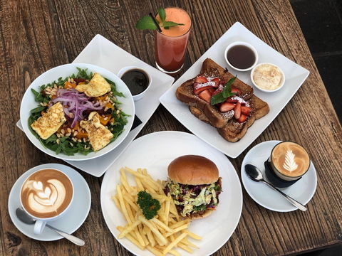 Black Bird Coffee House - Gold Coast Attractions 0