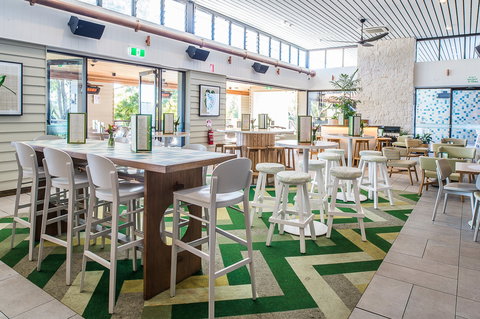 Narellan Hotel - Gold Coast Attractions 0