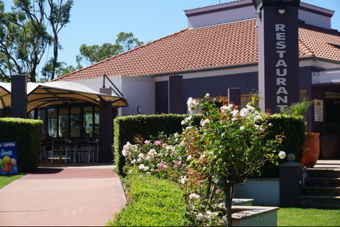 Picnic Point Cafe And Restaurant - Gold Coast Attractions 1