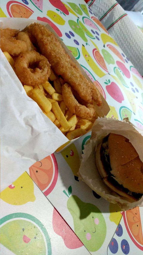 Point Hook Fish'n'Chips - Gold Coast Attractions 0