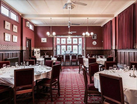 The Geelong Club - Gold Coast Attractions 1